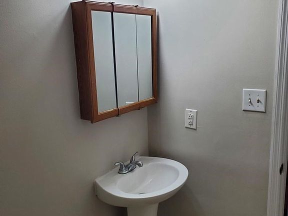5th image of 3509 Windermere Dr