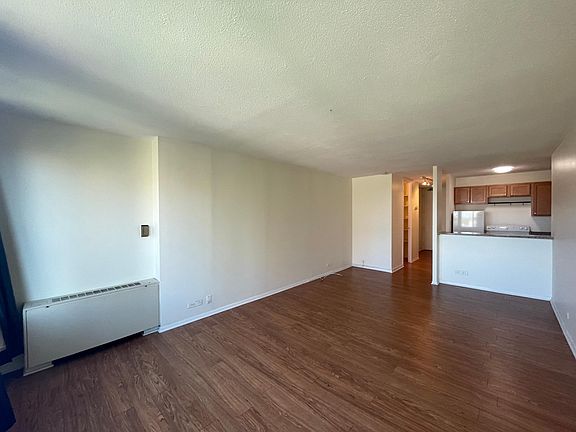 5th image of 2728 N Hampden Ct APT 703