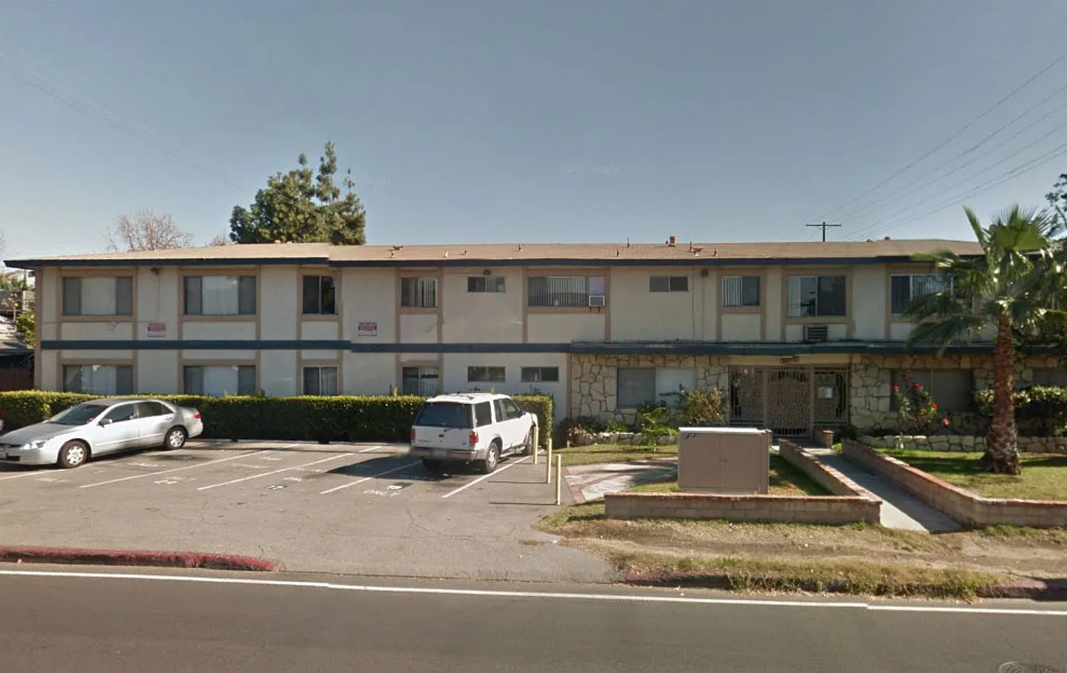 The Fulton Apartments...across Valley College CALL NOW! — Photo 1