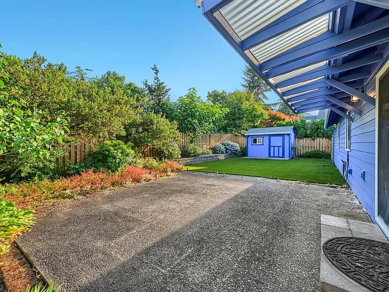15084 Persimmon Way — Photo 22
