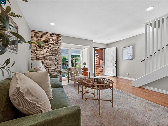 5th image of 1358 Walden Rd