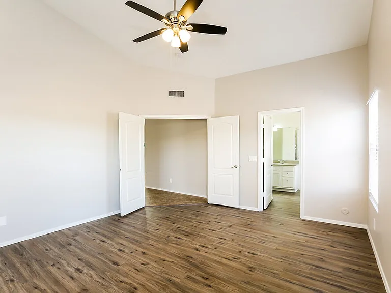 1058 S Sierra St — Photo 11
