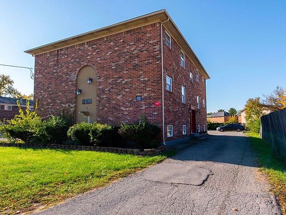 3rd image of 2718 Rockford Ln APT 1