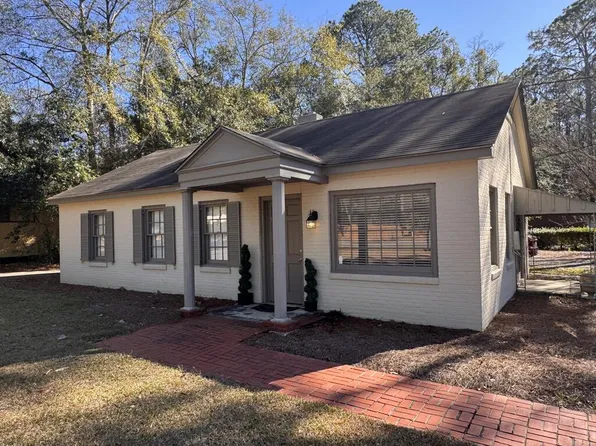 213 13th Ave SW, Moultrie, GA 31768