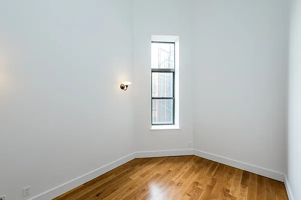 Rented by Nooklyn NYC LLC | media 16