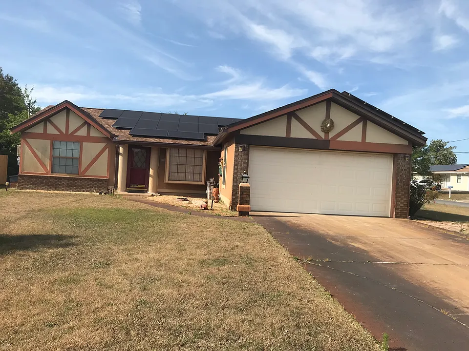 705 Joan Ln