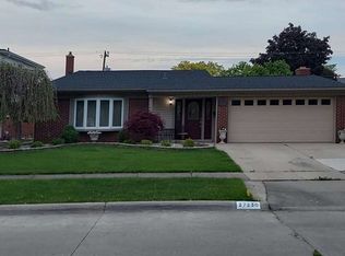 27230 Northmore St, Dearborn Heights, MI 48127