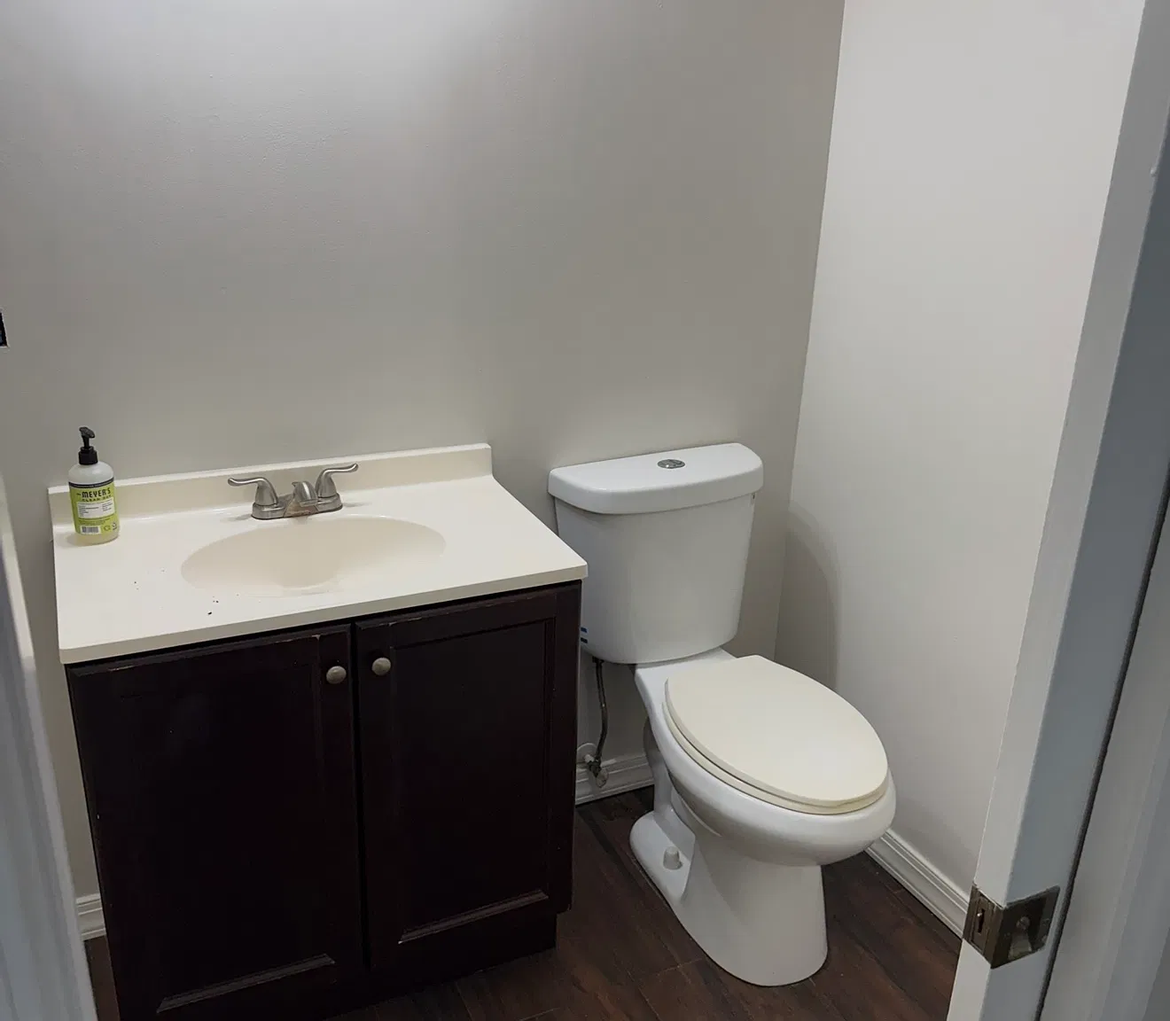 1105 E Lambright St — Photo 1