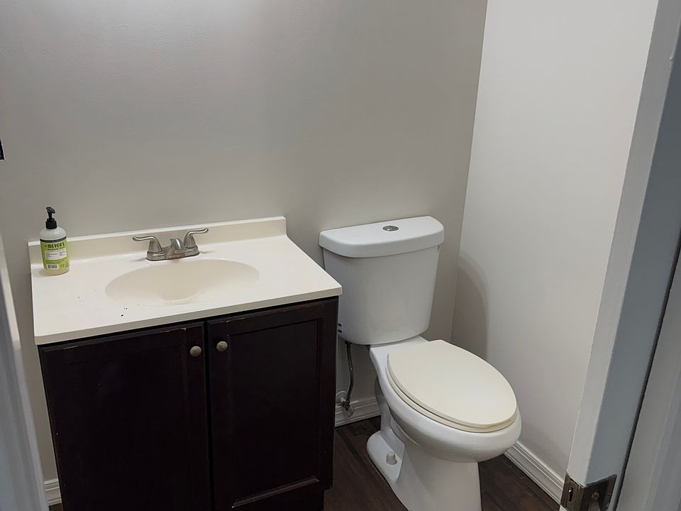 1st image of 1105 E Lambright St #2