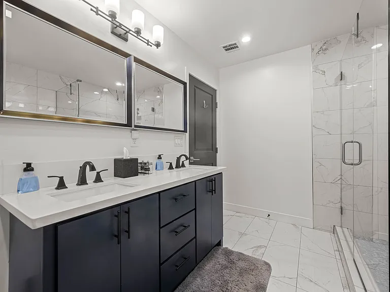 13730 Community St — Photo 39