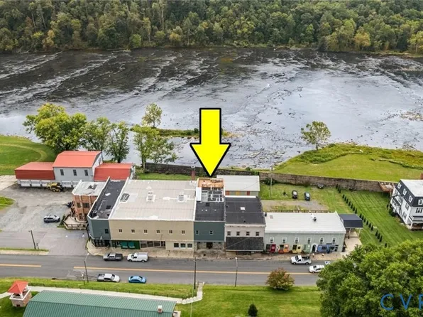 472 W Main St, Fries, VA 24330