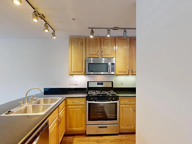Gayton Pointe Townhomes — Photo 65