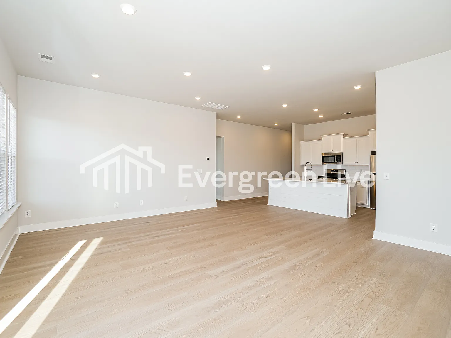 4 bed, 3.0 bath, 2075 sqft, $2,345 — Photo 3