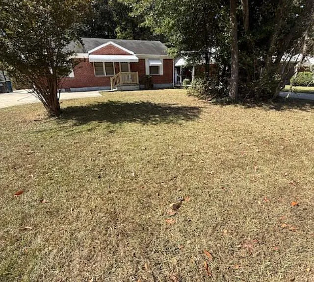 2439 Plantation Dr — Photo 2