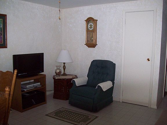 4th image of 364 E Carpenter Dr