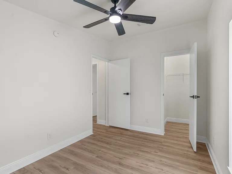 14261 Montclair Dr — Photo 23