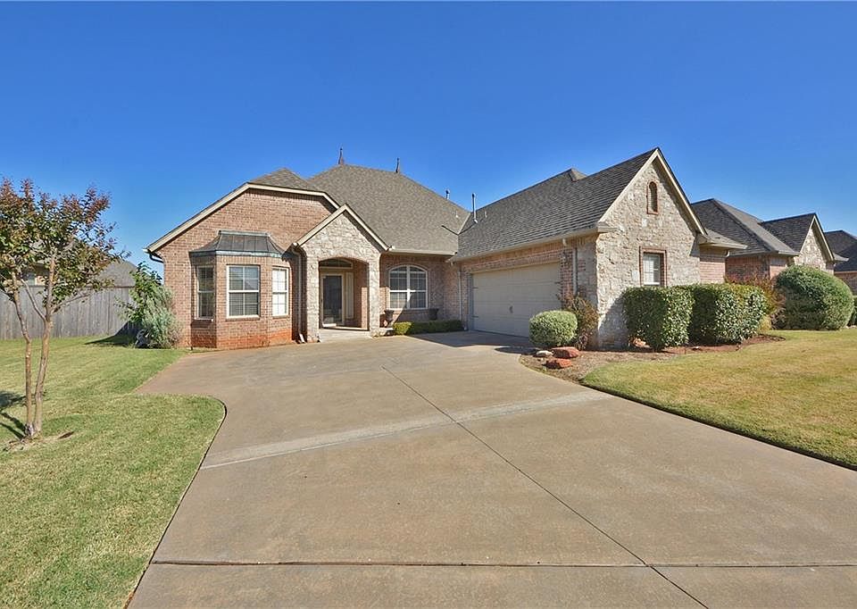 1st image of 8409 NW 123rd Cir