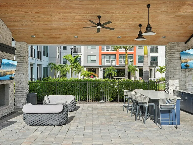 The Centro Apartments — Photo 7