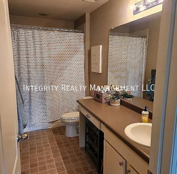 692 Jarvis Dr — Photo 9