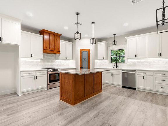 3rd image of 529 Woodland Hills Dr