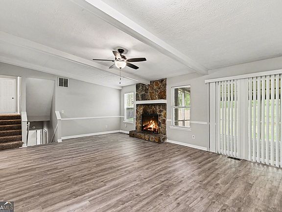 4th image of 3242 Carmel Dr