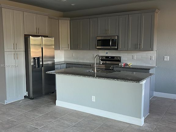 5th image of 6071 Kumquat Cir
