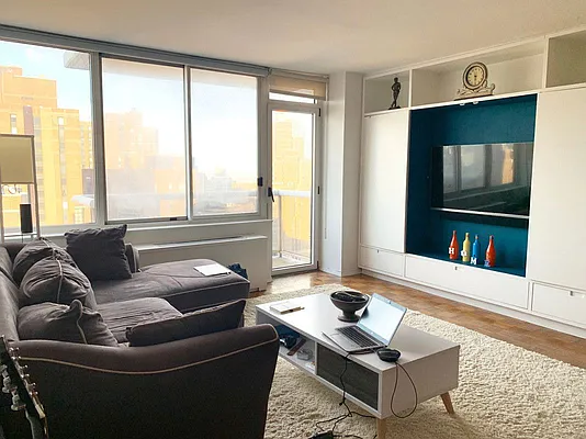 Rented by Oxford Property Group | media 10