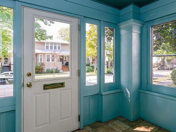 3rd image of 524 Carpenter Ave