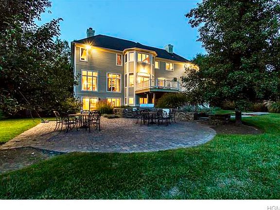 3rd image of 3 Henkers Farm Ln