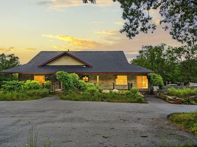 2020 Persimmon Hill Lane, Lampe, MO, 65681