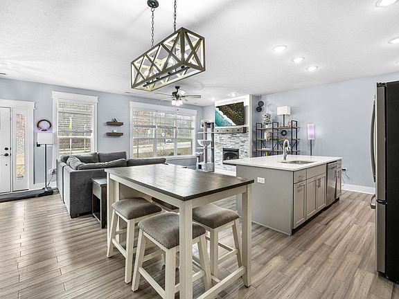 5th image of 400 Catherwood Dr Unit 4
