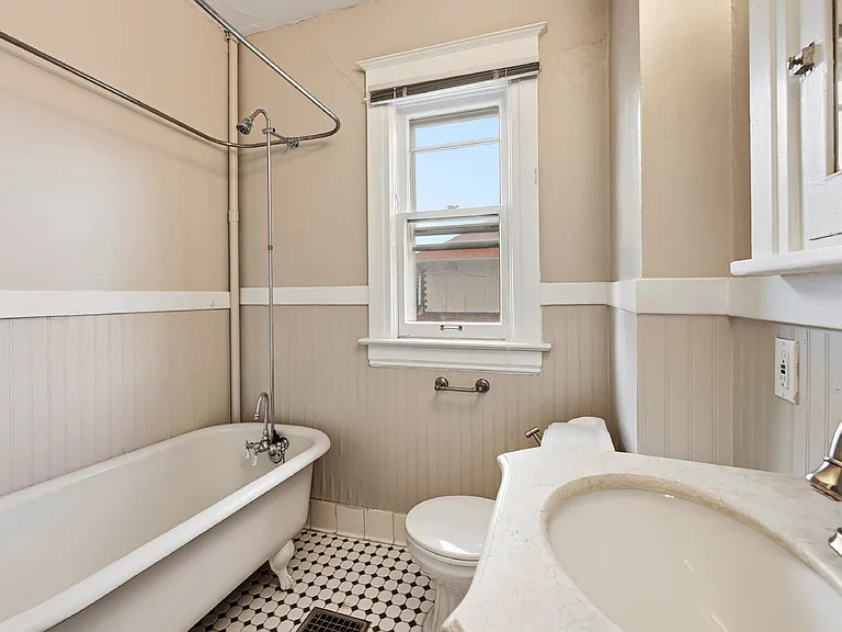 1525 Madison St — Photo 20