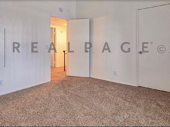 5th image of 837 S Magnolia Ave #C