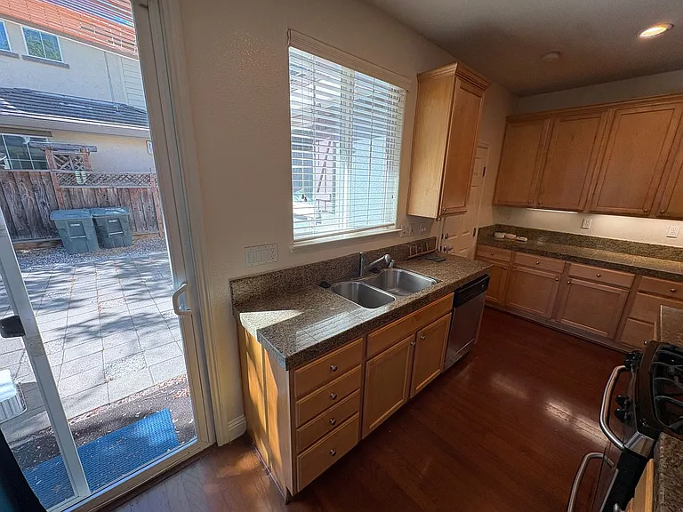 310 W Viento St — Photo 8