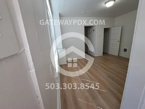 1038 Grove St #A — Photo 8