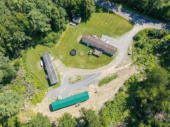 3rd image of 348 Vandeusen Rd
