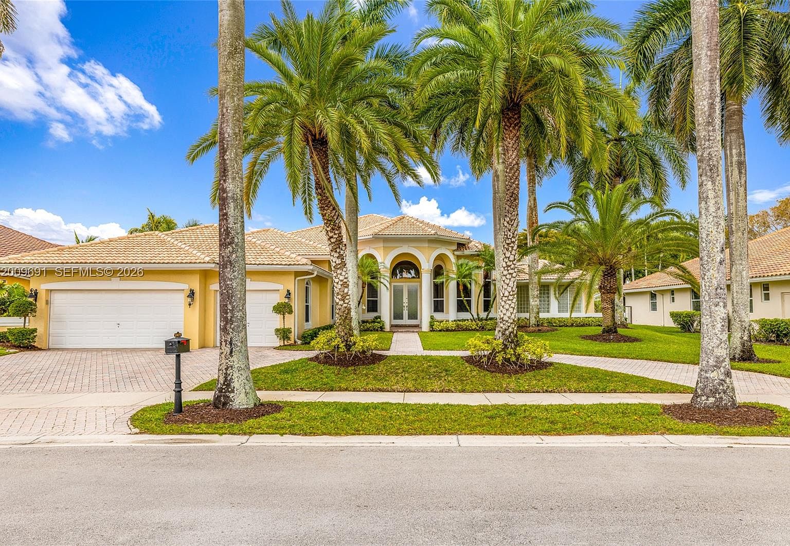 2477 Poinciana Dr