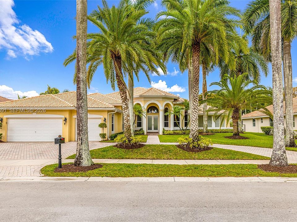 1st image of 2477 Poinciana Dr