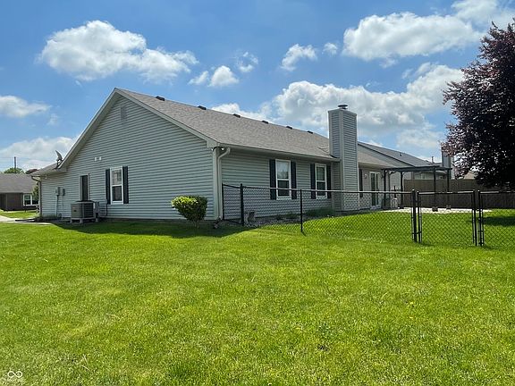 3rd image of 8234 Crosser Dr
