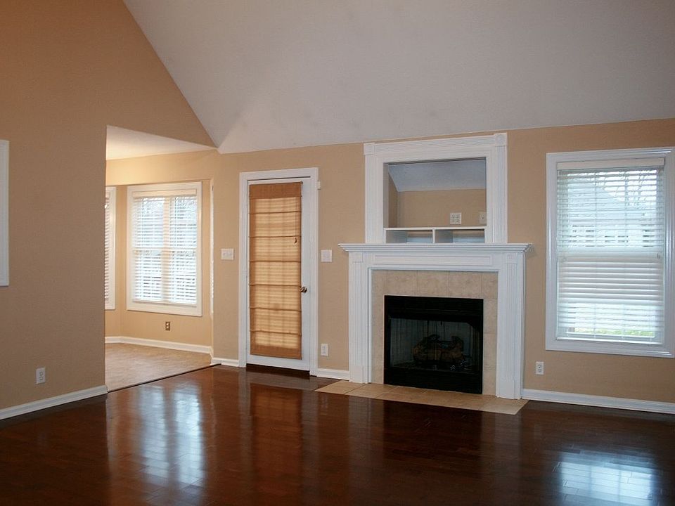 1st image of 1580 Barrywood Cir W