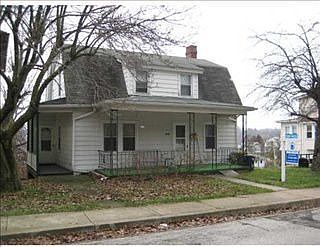 3rd image of 822 Cowan Ave