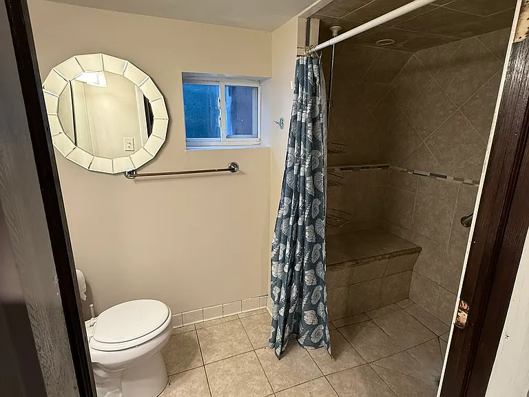 819 Wyandotte Ave — Photo 16