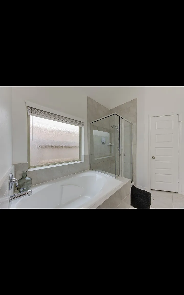 3 bed, 1390 sqft, $2,299 — Photo 3