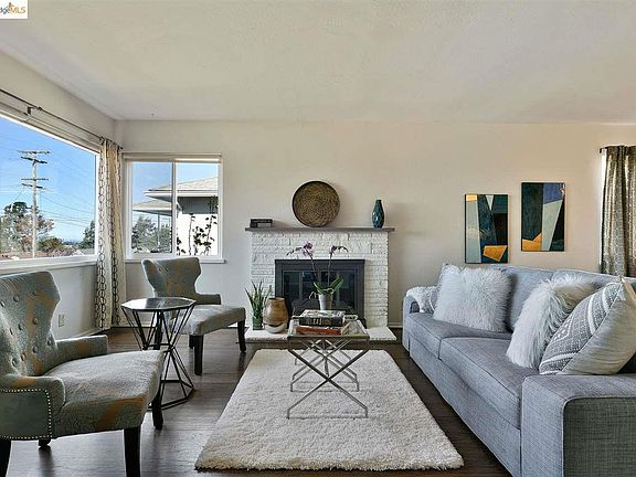 3rd image of 660 Sonoma St