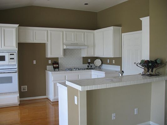 3rd image of 2464 Gillingham Cir