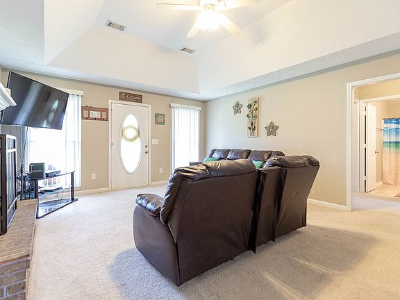 3rd image of 165 Lee Road 2051