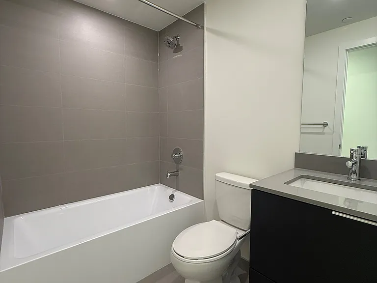 89 Church St #807 — Photo 3