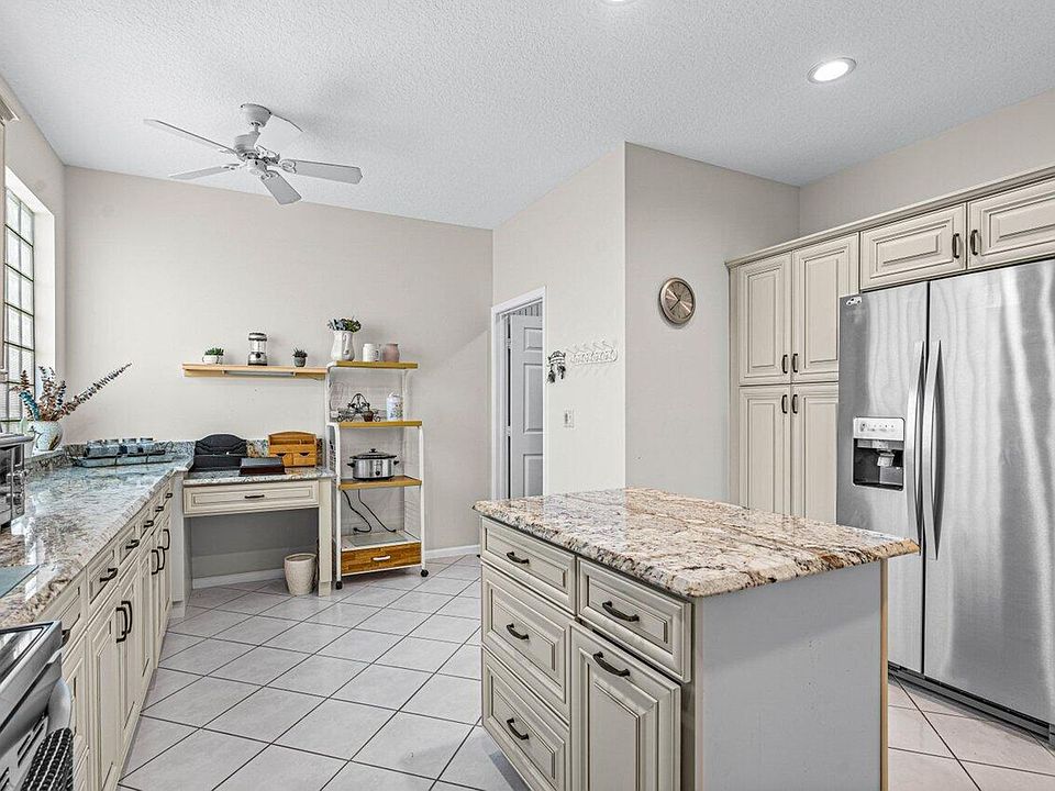 1st image of 9756 Arbor View Dr S