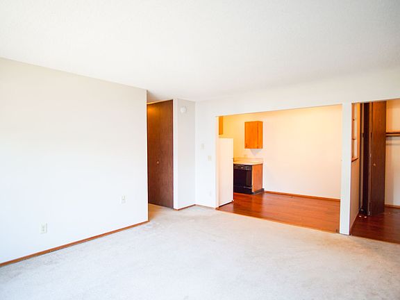 4th image of 1332 NE 21st Ave #8