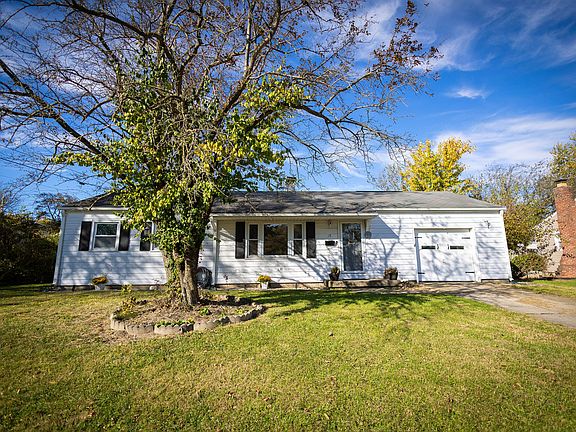 2nd image of 28 Martin Dr